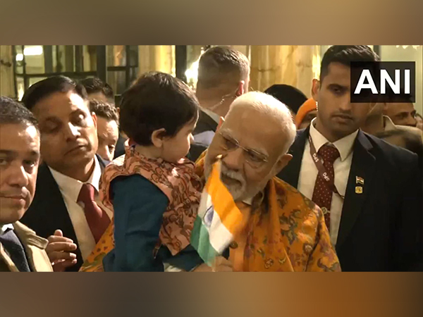 PM Modi with the members of Indian diaspora (Photo/ ANI/ DD news)