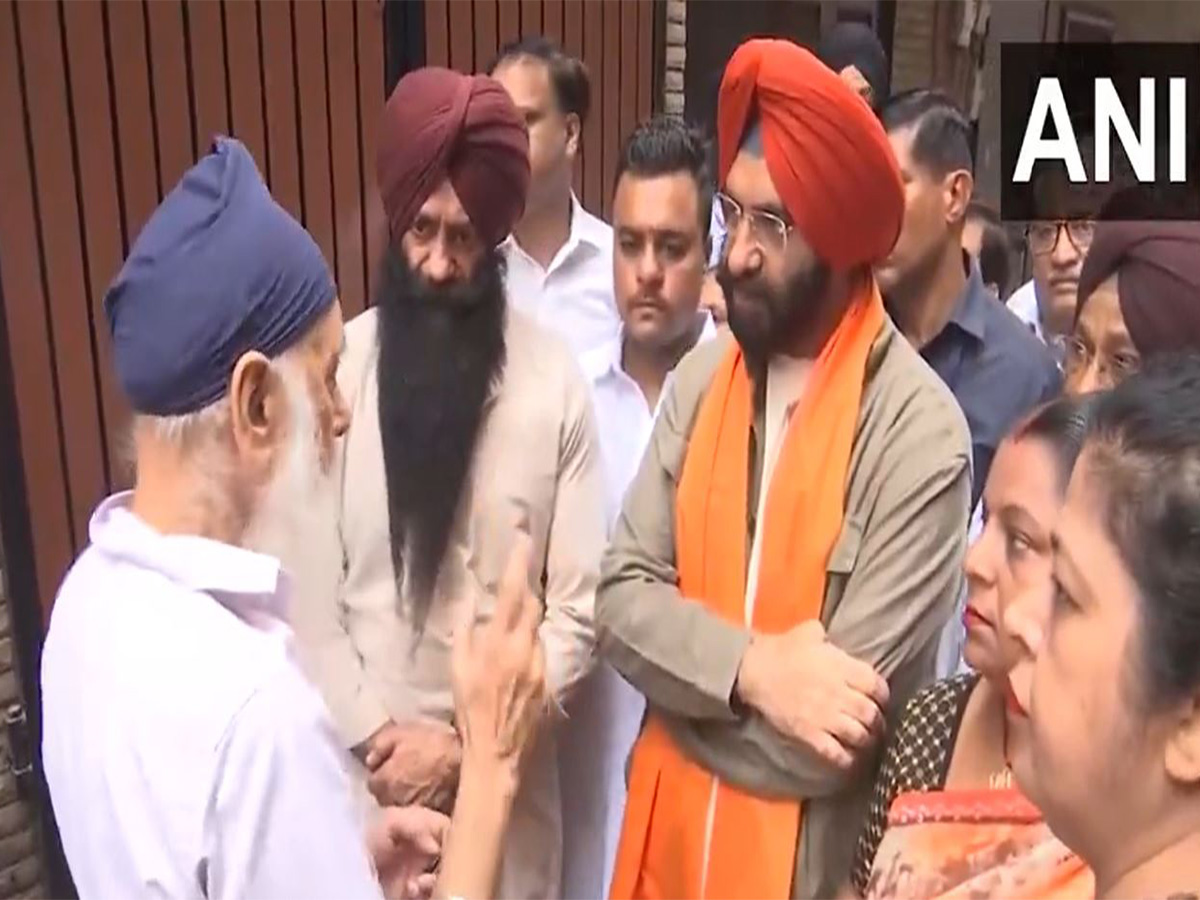 Minister Manjinder Singh Sirsa inaugurates newly constructed road in Rajouri garden (Photo/ANI) 