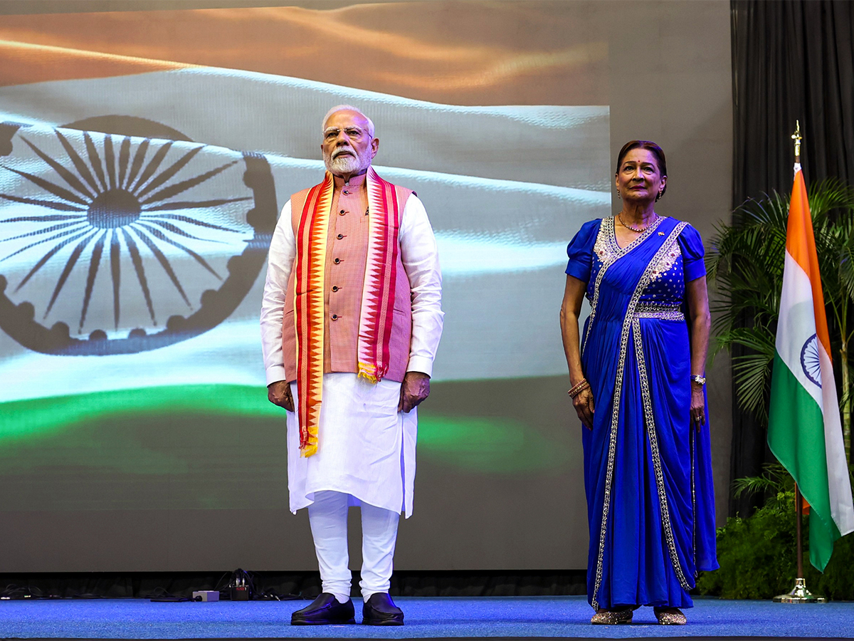 PM Modi and PM Persad-Bissessar (Photo/ ANI) PM Modi and PM Persad-Bissessar (Photo/ ANI)