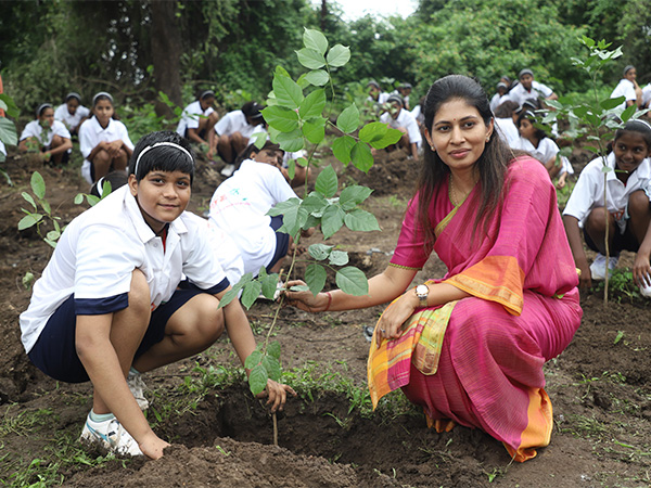 Union Minister Raksha Nikhil Khadse leads “Ek Ped Maa Ke Naam 2.0” campaign (Photo/SAImedia)