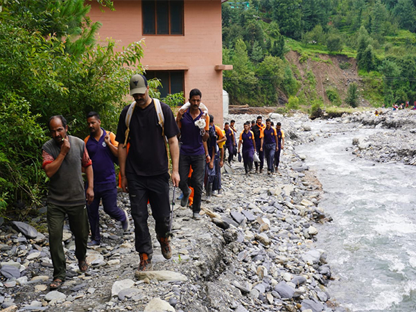 SDRF conducts field visit to disaster-affected areas in Mandi (Photo/ANI)