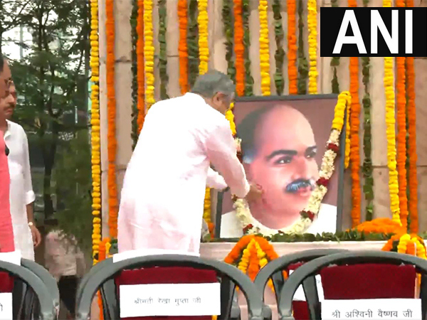 Union Minister Ashwini Vaishnaw pays floral tribute to Syama Prasad Mookerjee (Photo/ANI) 