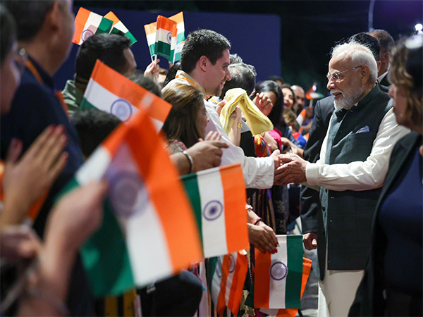 Prime Minister Narendra Modi with Indian diaspora (Image: X@narendramodi)