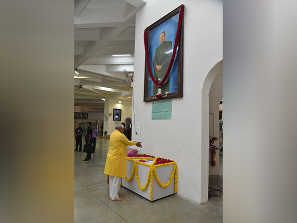 CM Bhupendra Patel paying tribute to Dr Syama Prasad Mookerjee  (Photo/ANI)