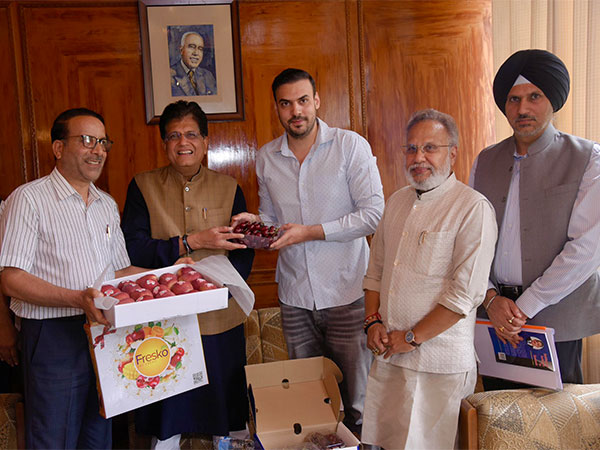 Union Commerce and Industry Minister Piyush Goyal (Middle left) (Photo/X@PiyushGoyal)
