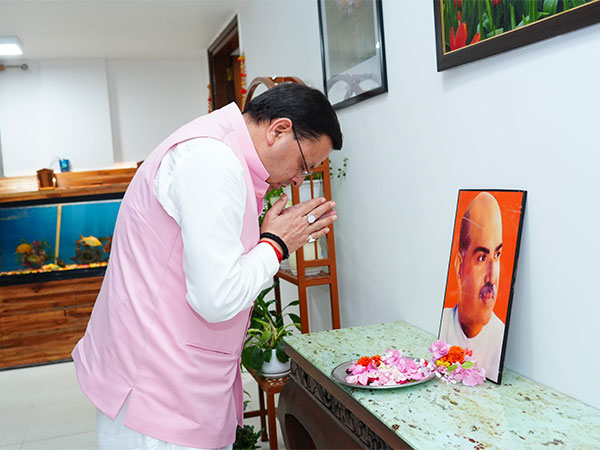 Chief Minister Pushkar Singh Dhami pays floral tribute to Dr. Shyama Prasad Mukherjee in Dehradun on his birth anniversary (Photo/Release)