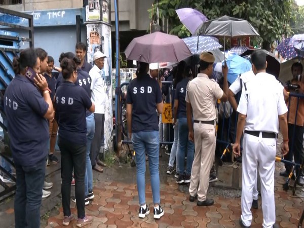 Police deployed at South Calcutta Law College (Photo/ANI)