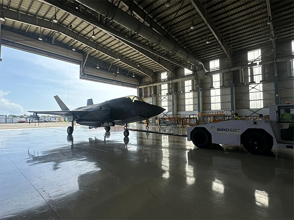 A British F-35B Lightning 2 in a Thiruvananthapuram hanger (Photo/ UK Ministry of Defence)