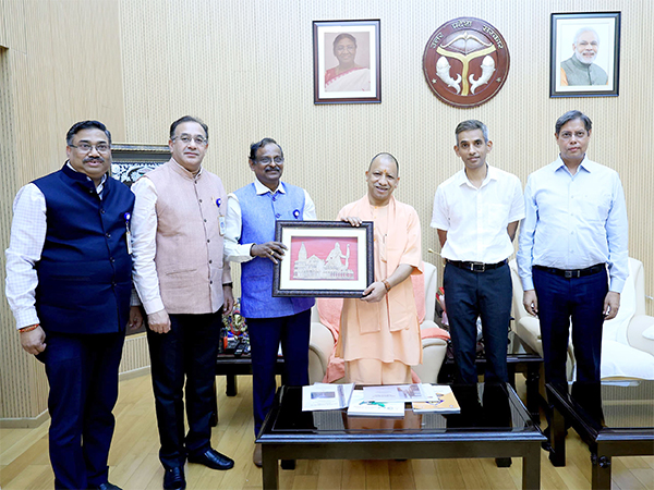ISRO chief V Narayanan and UP CM Yogi Adityanath (Photo/X@myogioffice)
