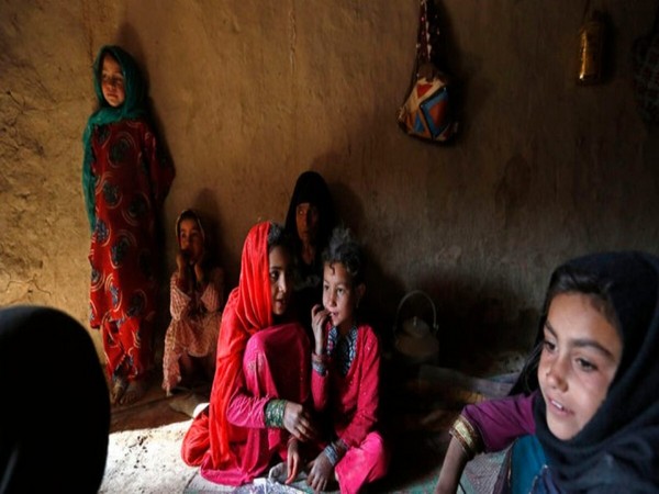 Afghans wait for food aid as WFP warns of growing hunger crisis amid funding shortages (Source: Reuters)