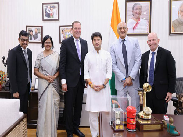 Union Minister Jyotiraditya M. Scindia with CEO of Cisco, Chuck Robbins (Photo/@JM_Scindia) Union Minister Jyotiraditya M. Scindia with CEO of Cisco, Chuck Robbins (Photo/@JM_Scindia)