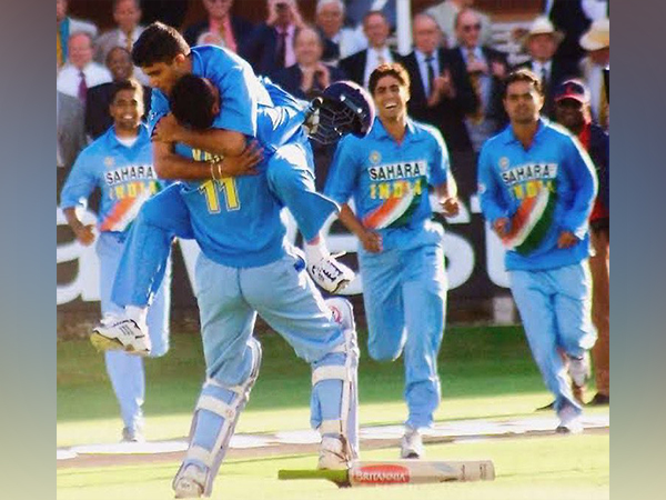 Sourav Ganguly hugging Mohammed Kaif. (Photo: @MohammadKaif)