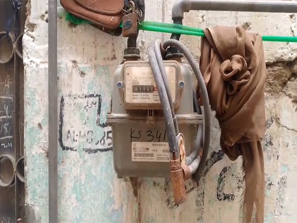A locked gas meter on a wall in Karachi amid ongoing gas shortages (Photo/ANI)