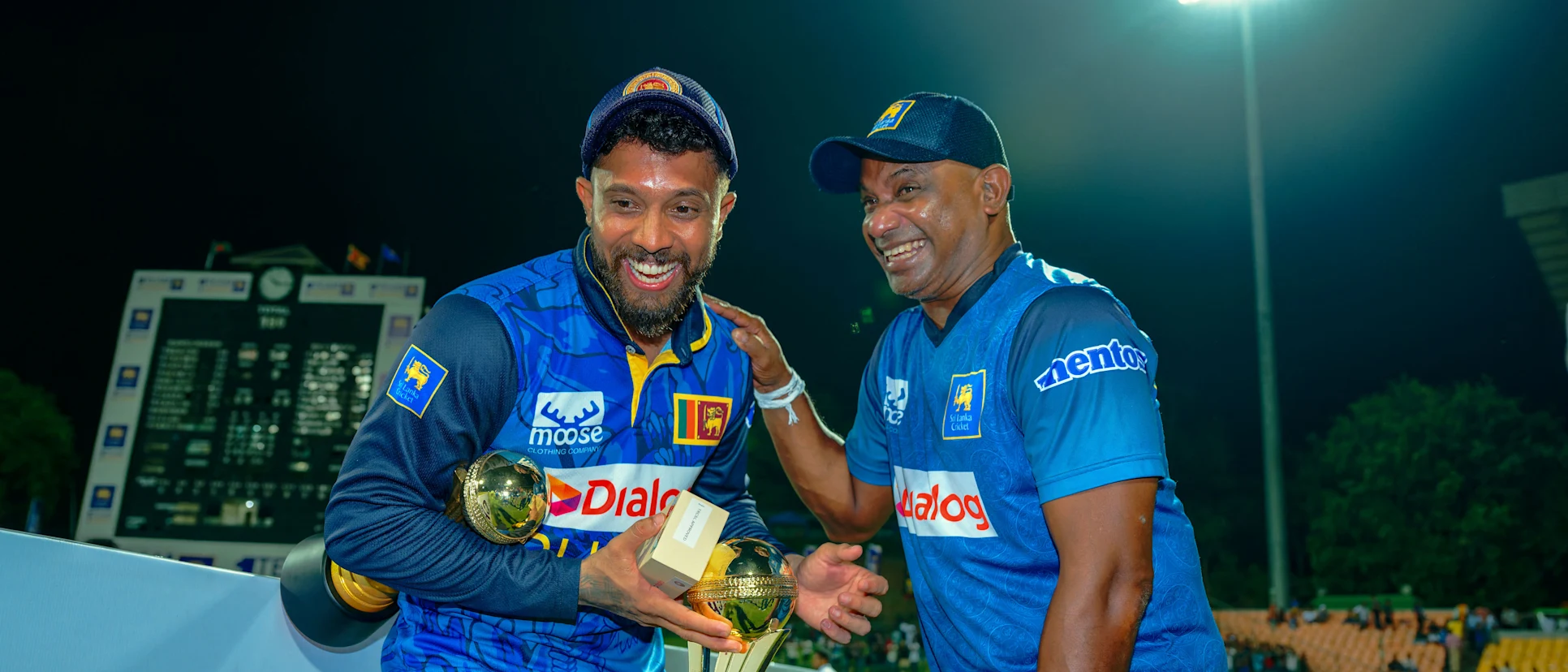 Sri Lanka batter Kushal Mendis (L) and coach Sanath Jayasuriya (Photo: ICC)