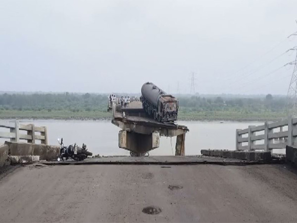 Gambhira bridge collapses in Padra (Photo/ANI)