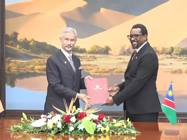 Indian and Namibia exchange MoUs in the presence of Prime Minister Narendra Modi (Photo/ANI) Indian and Namibia exchange MoUs in the presence of Prime Minister Narendra Modi (Photo/ANI)