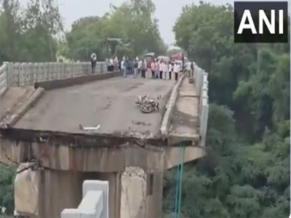 Image of Gambhira bridge collapse (Photo/ANI) Image of Gambhira bridge collapse (Photo/ANI)