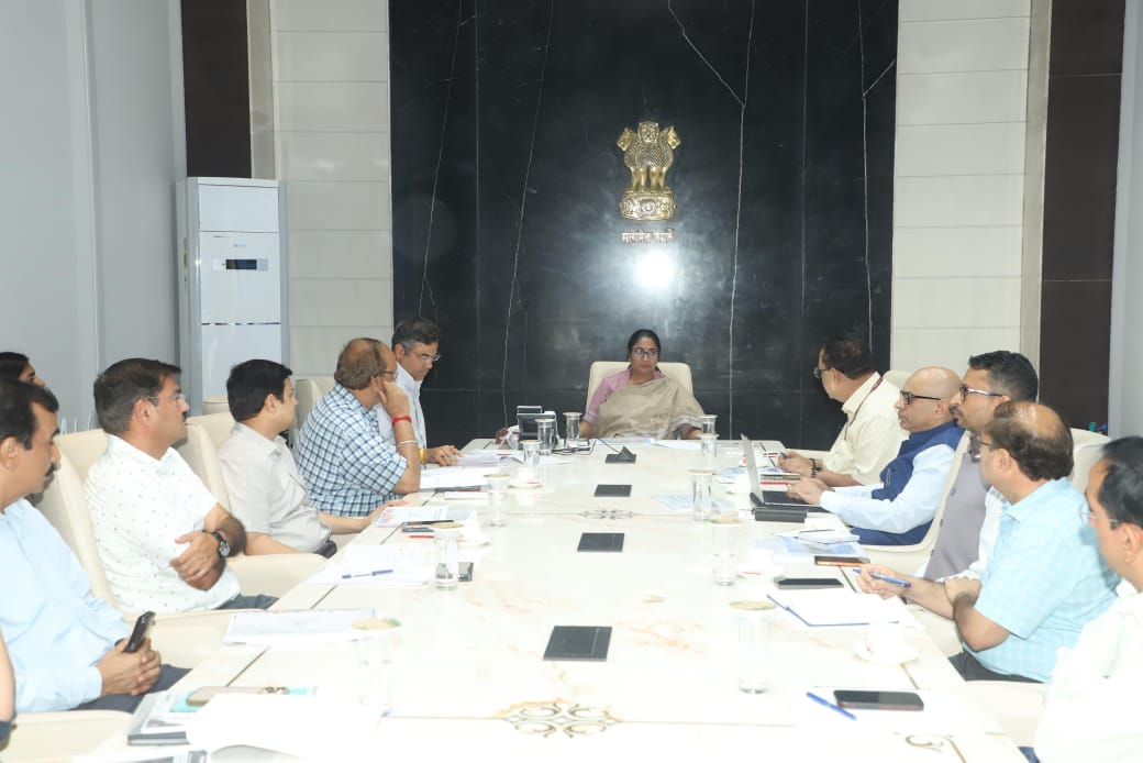 Delhi CM Rekha Gupta holds meeting (Photo/ANI)