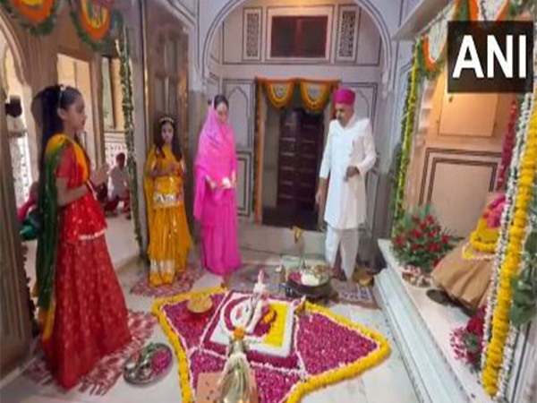 Rajasthan Deputy CM Diya Kumari offering prayers to Lord Shiva (Photo/ANI)