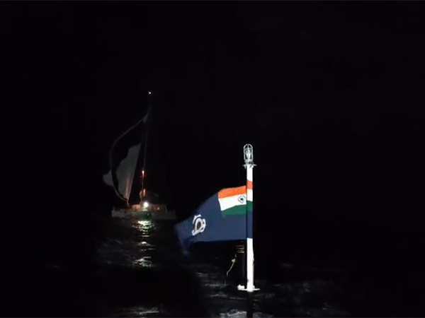 The stranded US sailing vessel rescued by ICG (Photo/ICG)