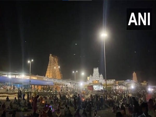 Viusas from the beach near Arulmigu Subramaniya Swamy Temple (Photo/ANI)
