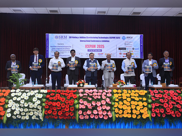 Vice Chancellor Prof. C. Muthamizhchelvan, Chief Guest Dr. V.K. Saraswat, and other dignitaries at the International Conference on 3D Printing & Additive Manufacturing Technologies at SRMIST