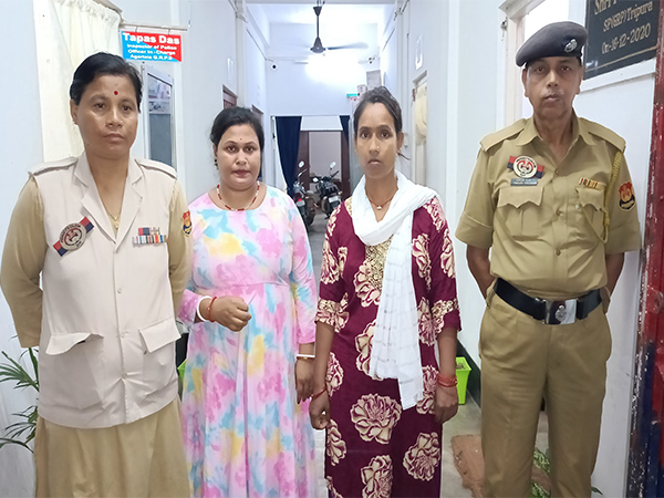 Two female drug peddlers caught at Agartala Railway station with 23kg ganja (Photo/ANI) Two female drug peddlers caught at Agartala Railway station with 23kg ganja (Photo/ANI)