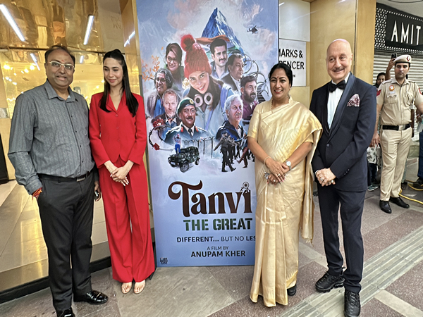 (Rtight to Left) Anupam Kher, CM Rekha Gupta and Shubhangi Dutt (Photo/ANI) 
