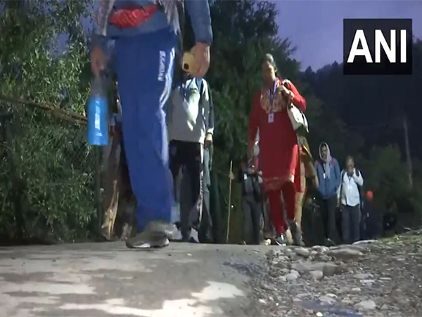 12th batch of devotees depart from Nunwan base camp in Pahalgam (Photo/ANI)