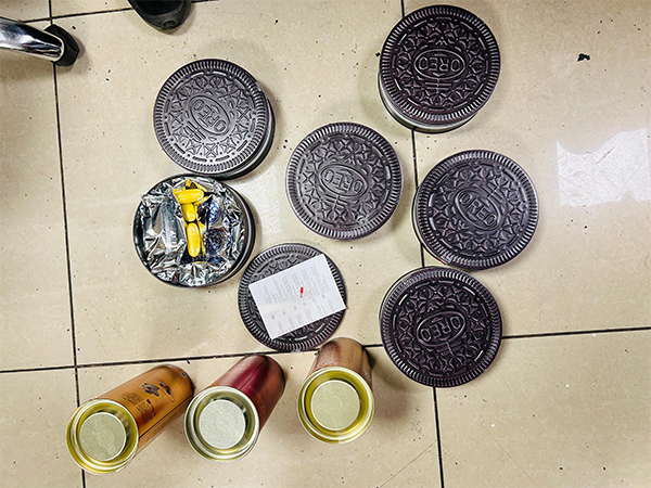 Oreo boxes through which the accused attempted to smuggle cocaine (Photo/DRI)