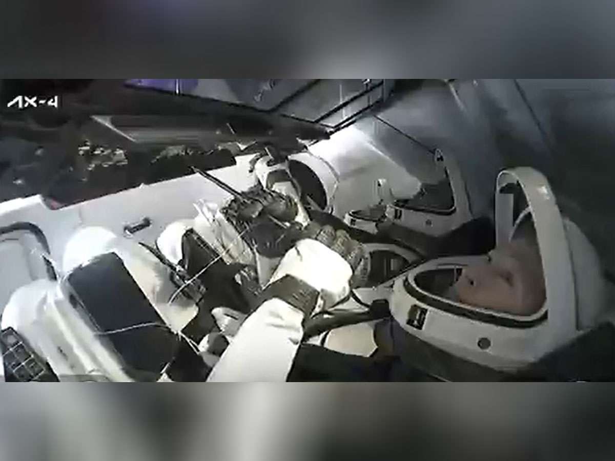 Countdown to Slashdown: Dragon’s nosecone closed, secured for reentry, splashdown around 26 minutes. (Photo/SpaceX)