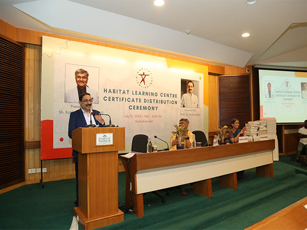 Empowering Young Minds: HLC to launch Mobile Journalism & Social Media Courses; Certificate Distribution Ceremony Held at IHC