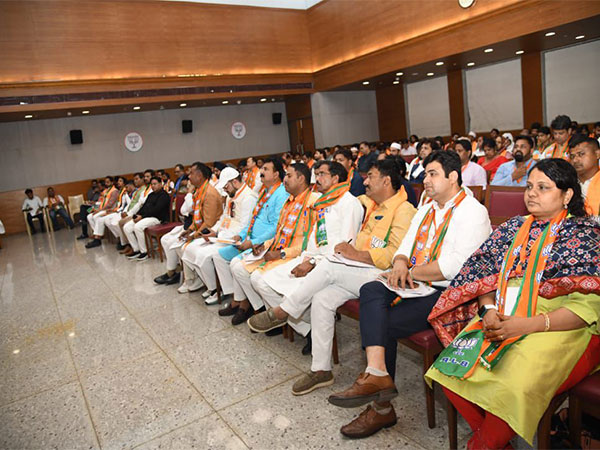 BJP Minority Morcha held review meeting to honour Dr Abdul Kalam (Photo/ ANI) BJP Minority Morcha held review meeting to honour Dr Abdul Kalam (Photo/ ANI)