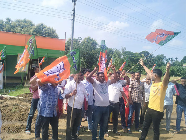 BJP workers staged protest against Rahul Gandhi's visit to Assam (Photo/ANI)