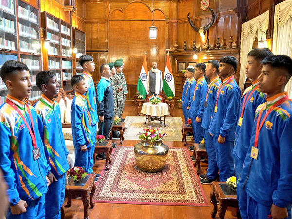 Meghalaya Governor CH Vijayashankar with Wushu cadets (Photo: Meghalaya Governor Secretariat)