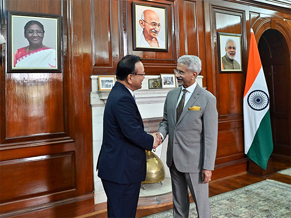 EAM Jaishankar meets South Korean special envoys