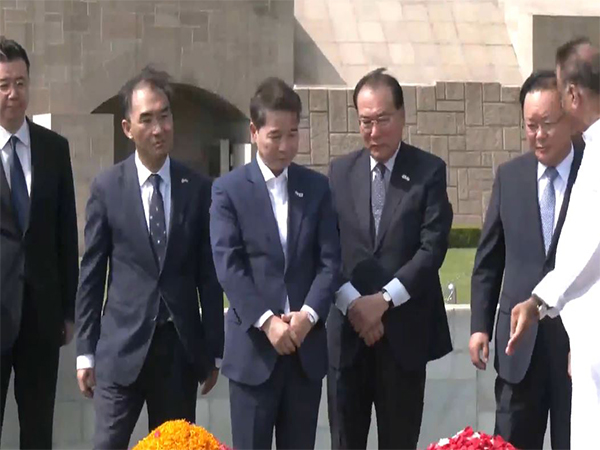 South Korean special envoys pay tribute to Mahatma Gandhi duirng their visit to Raj Ghat. (Photo/ANI) South Korean special envoys pay tribute to Mahatma Gandhi duirng their visit to Raj Ghat. (Photo/ANI)