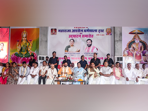 Delhi CM Rekha Gupta along with Haryana CM Nayab Singh Saini (Photo/@NayabSainiBJP)