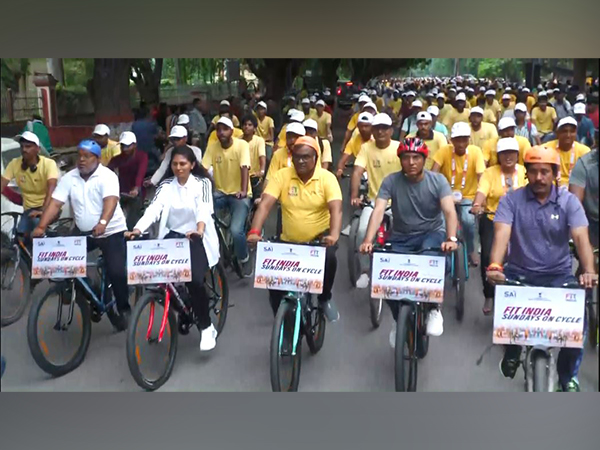 Union Minister Mansukh Mandaviya leads 'Fit India Sundays on Cycle' campaign in Varanasi (Photo/ANI)