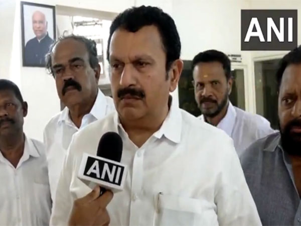 Senior Congress leader K Muraleedharan reacts to Shashi Tharoor's Senior Congress leader K Muraleedharan reacts to Shashi Tharoor's