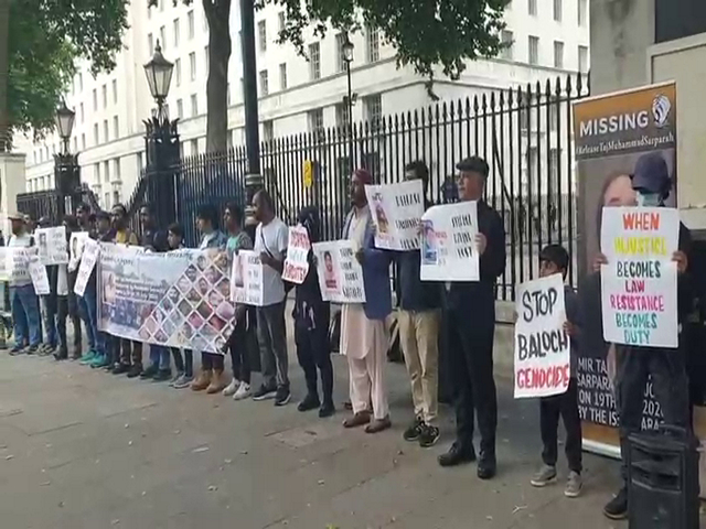 Protests outside 10 Downing Street (Photo/ ANI)