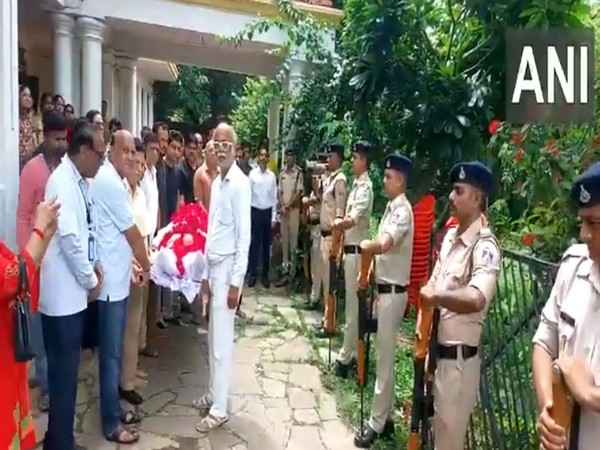 Madhya Pradesh government accords guard of honour to Ujjain man who donated his body (Photo/ANI)