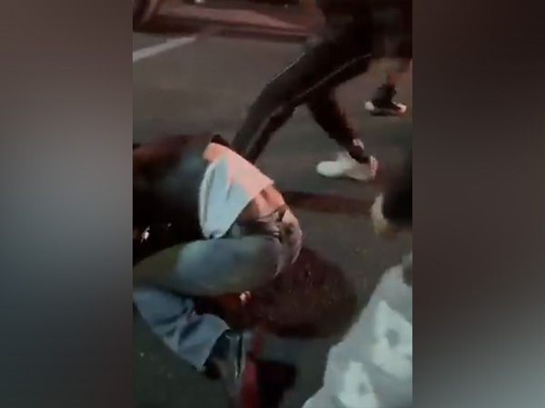 Screengrab of viral video of assault on Indian man in Adelaide (Photo/ Video Screengrab) Screengrab of viral video of assault on Indian man in Adelaide (Photo/ Video Screengrab)