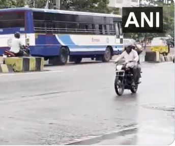 Rain lashes parts of Hyderabad city (Photo/ANI)
