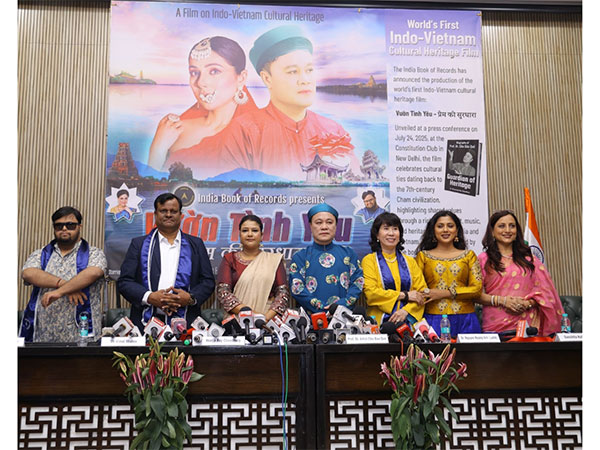 From left - Gopi Krishnan Varma, Vimal Mishra, Neerja Roy Chowdhury, Chu Bao Que, Dr Nguyen Hoang Anh, Sanchita Kulkarni and Kishori Shahane.