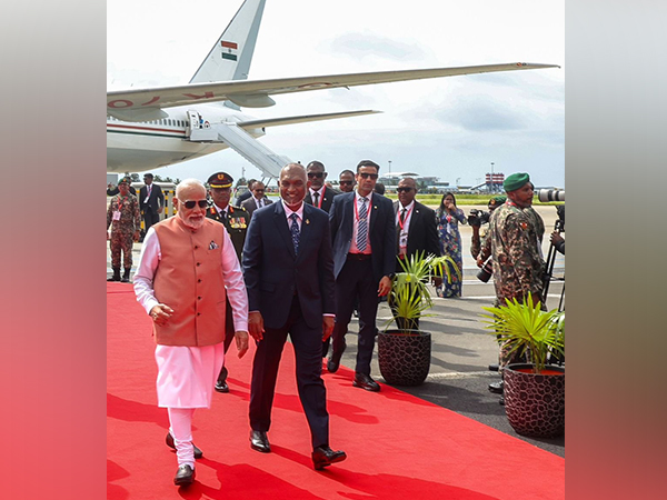 Prime Minister Narendra Modi with Maldivian President Mohamed Muizzu in Male (Source: X/ @narendramodi
