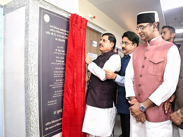 MP CM Mohan Yadav inaugurating newly installed machines at Hamidia Hospital in Bhopal (Photo/X @DrMohanYadav51)