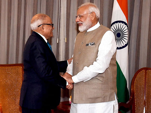 Prime Minister Narendra Modi with Former President of Maldives Maumoon Abdul Gayoom (Image: X@maumoonagayoom)