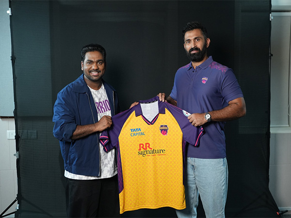 Nayar with comedian Zakir Khan. (Photo: UP Warriorz Media)