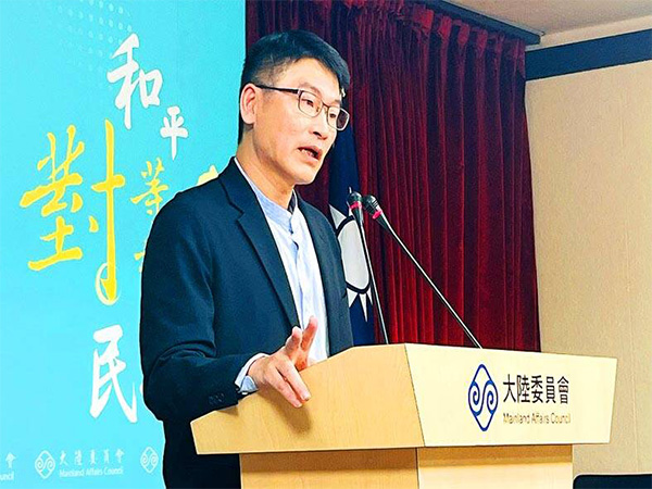 Mainland Affairs Council Deputy Chairman and spokesman Liang Wen-chieh speaks to reporters in Taipei (Image/Taipei Times)